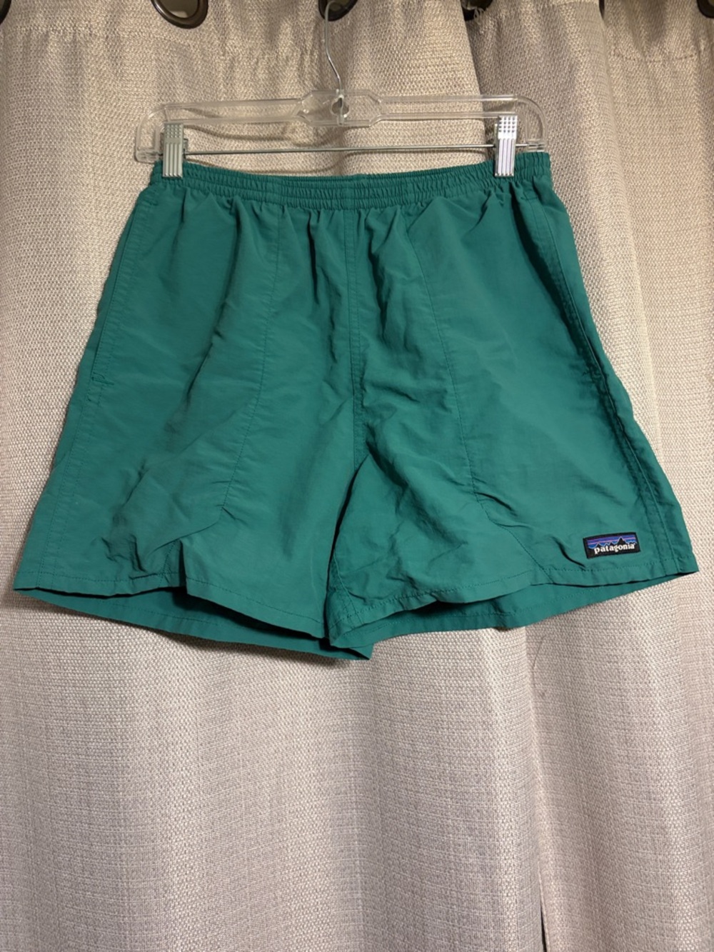 Patagonia Men's Lined Baggies Shorts 4*"
Inseam Green Size  small